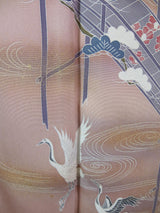 ほぼ美品 女性 着物 訪問着 風景模様 金彩 手描き 正絹 手縫い ピンク色 Japanese kimono