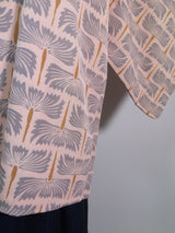 美品 羽織 モダン草花文様 絹製品 日本製品 Kimono jacket ピンクベージュ