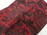 美品 女性 着物 小紋 茶屋辻文様(風景模様) 鬼ちりめん 正絹 手縫い 赤茶色系