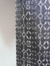 女性 着物 紬着物 幾何学模様 正絹 手縫い グレー色 Japanese kimono