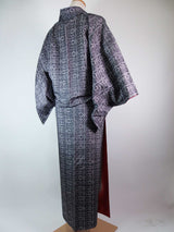女性 着物 紬着物 幾何学模様 正絹 手縫い グレー色 Japanese kimono