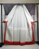 女性 着物 紬着物 幾何学模様 正絹 手縫い グレー色 Japanese kimono