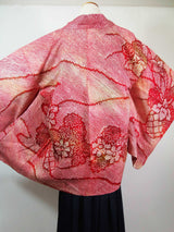 美品 羽織 総絞り 赤色系 絹のダイヤモンド 花模様 絹製品 日本製品 Kimono jacket