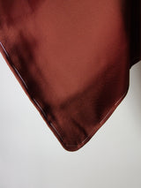 ほぼ美品 女性 着物 色無地 日本の家紋入  正絹 手縫い 臙脂色系(茶色っぽい赤)