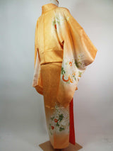 美品 女性 着物 訪問着 花模様 日本刺繍 正絹 手縫い オレンジ色 Japanese kimono