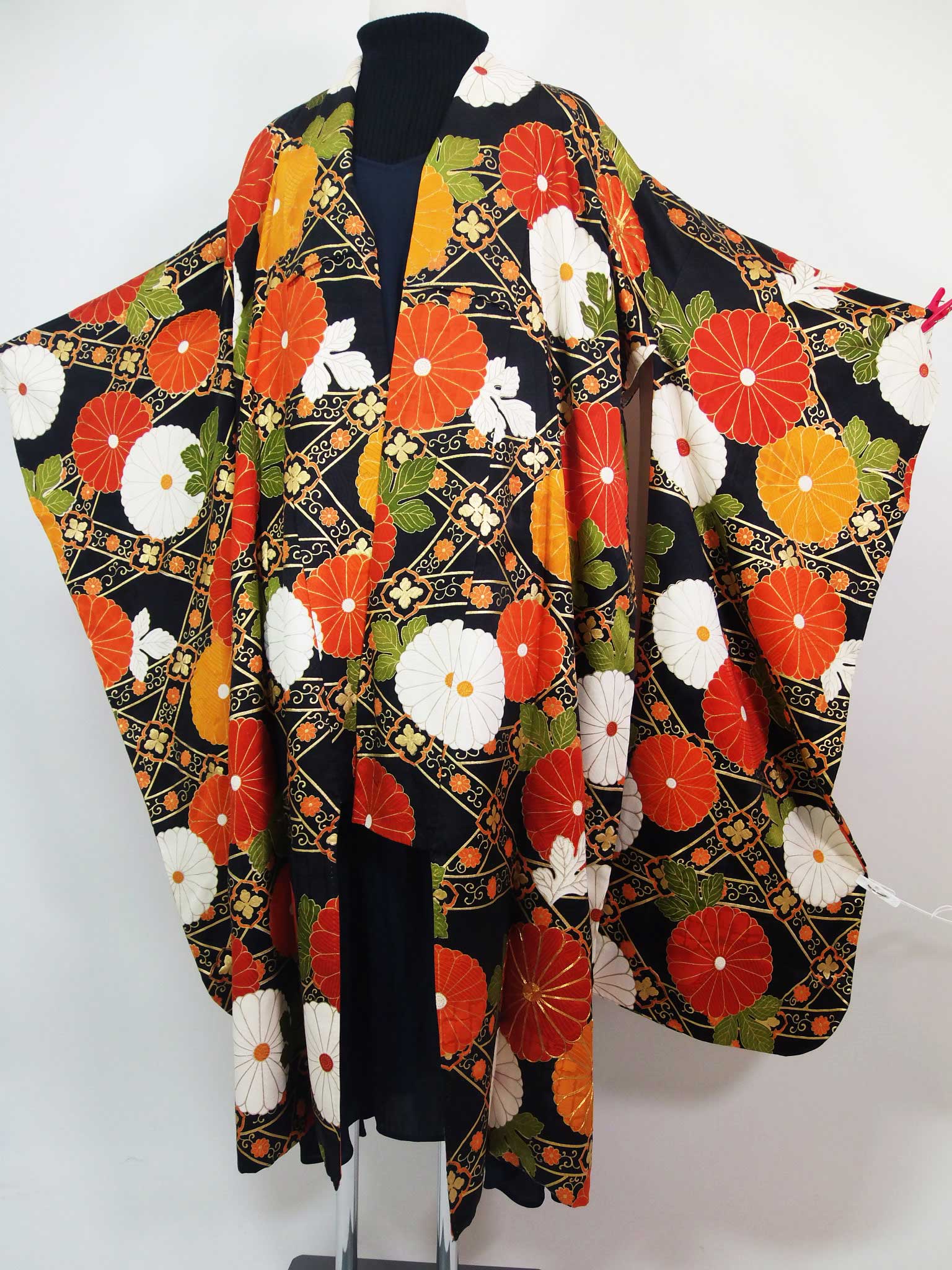着物ガウン kimono gown – MIYABI - REUSE KIMONO MARKET