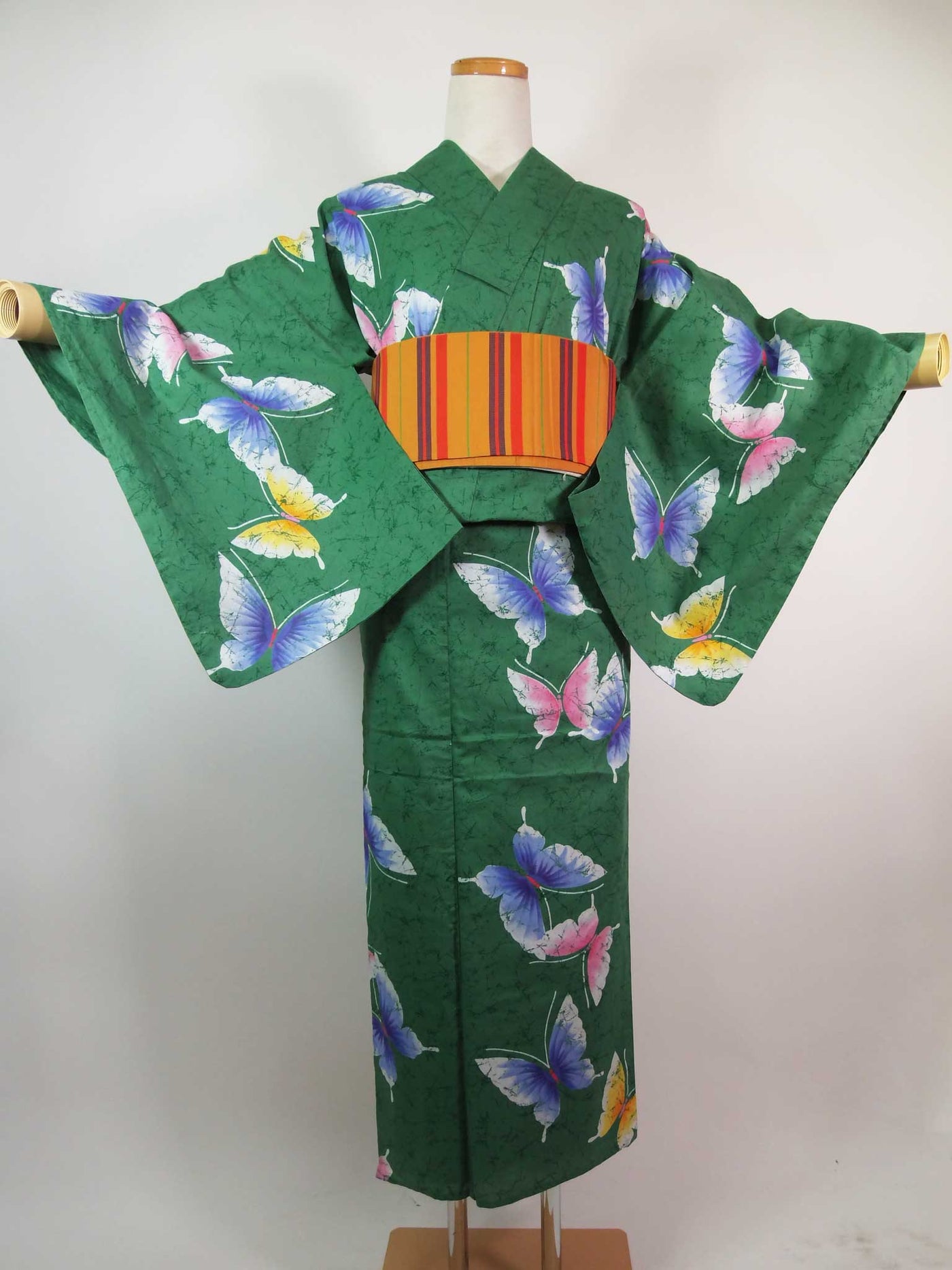 新品未使　浴衣　ふり…く　個性的　蝶々 楽天市場】(浴衣SALE最大77％OFF 7/17迄)【Prices down2】京都