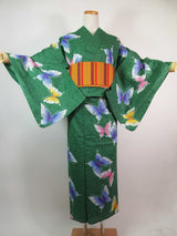 ほぼ美品　レディース浴衣　蝶々文様　