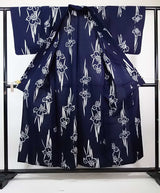 ほぼ美品　注染　浴衣　菖蒲文様　手縫い　藍染　大人可愛い　濃紺色