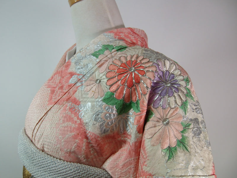 豪華　振袖　総絞り　やまと誂え　絹のダイヤモンド　日本刺繍　花文様　銀彩　着物　正絹　桜色系