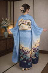 美品 振袖 長襦袢セット 作家物 正絹 金彩 銀通糸 花文様 上品ブルー系 ガード加工済　Easy-to-wear furisode