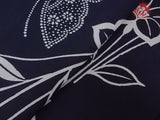 ほぼ美品　注染　浴衣　蝶々に花文様　手縫い　藍染　手縫い　大人可愛い　濃紺色