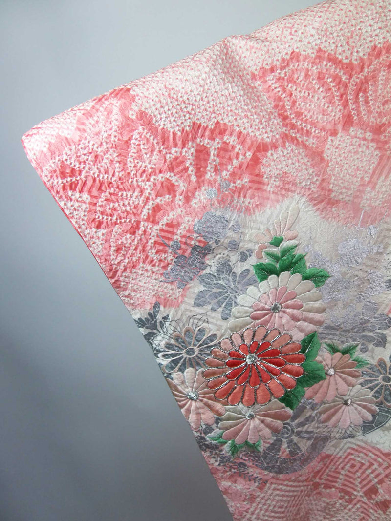 豪華　振袖　総絞り　やまと誂え　絹のダイヤモンド　日本刺繍　花文様　銀彩　着物　正絹　桜色系