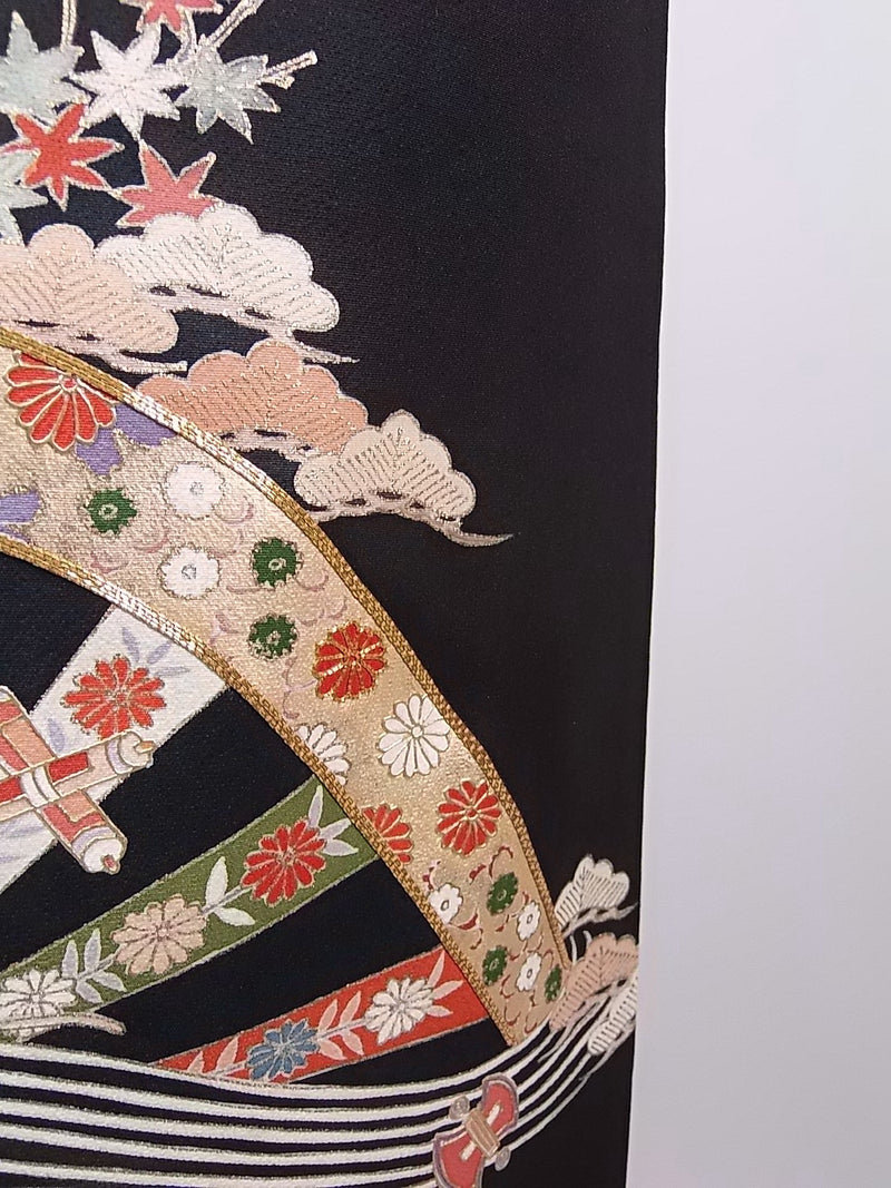 未使用　作家物　黒留袖　友禅　花に宝尽くし　金駒刺繍　五つ紋　正絹　美品　比翼付き　丸に木瓜紋　ガード加工済み