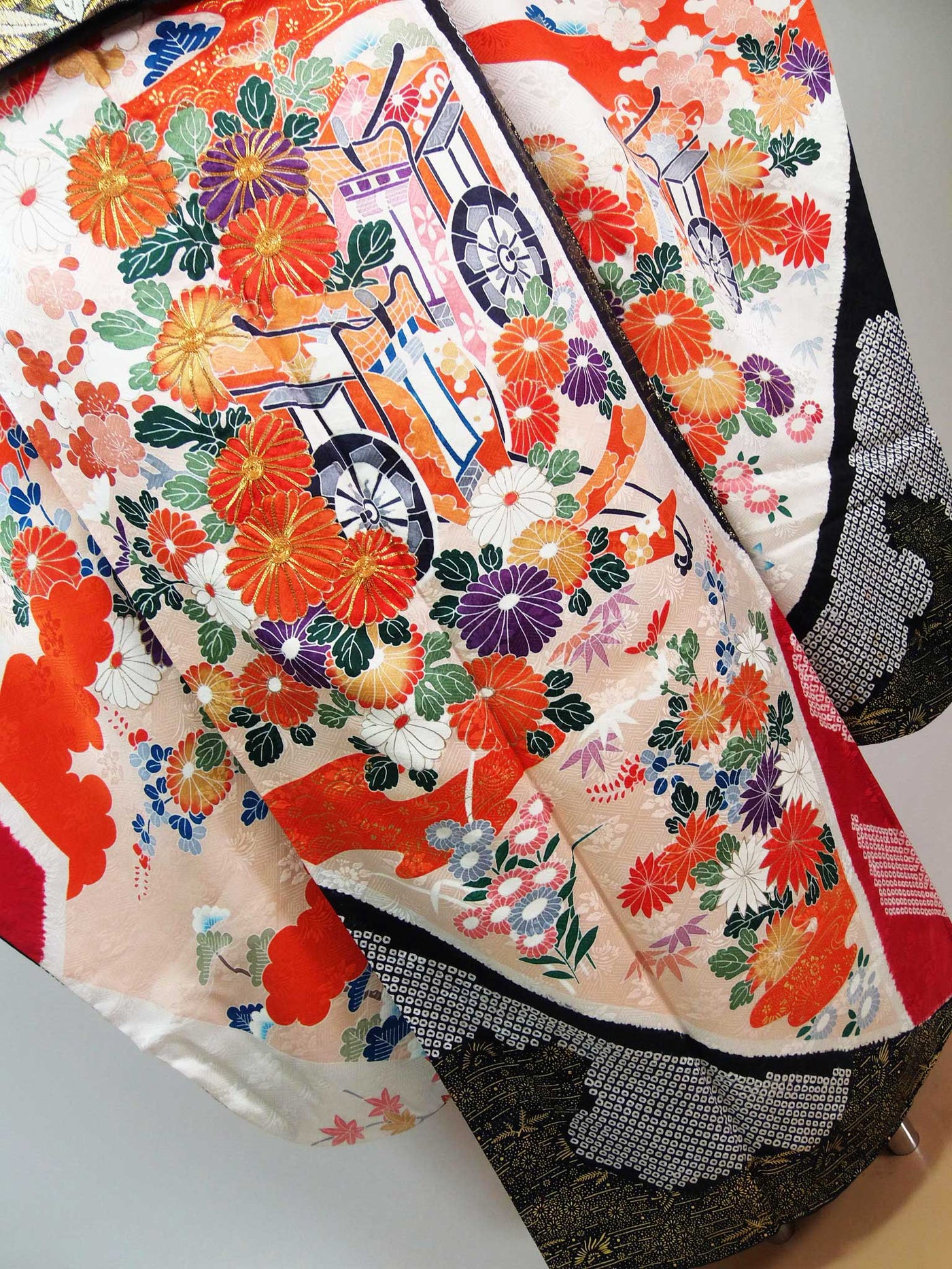 豪華 振袖 御所車文様 金駒刺繍 絞り 正絹 やや難あり – MIYABI - REUSE KIMONO MARKET