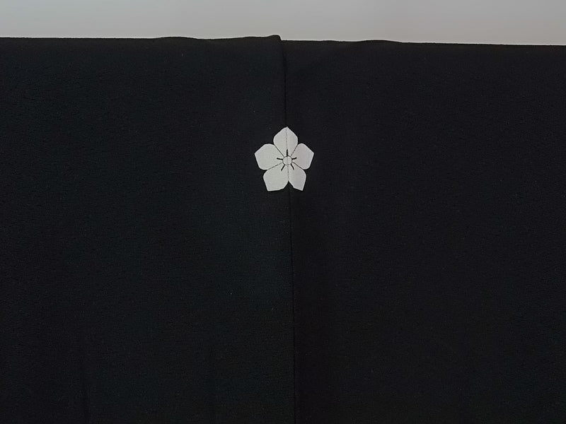 Beautiful black kimono with five crests, Chaya Tsuji pattern, kimono, pure silk, Kikyo pattern, S size.