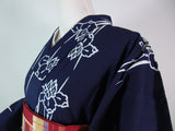 ほぼ美品　注染　浴衣　菖蒲文様　手縫い　藍染　大人可愛い　濃紺色
