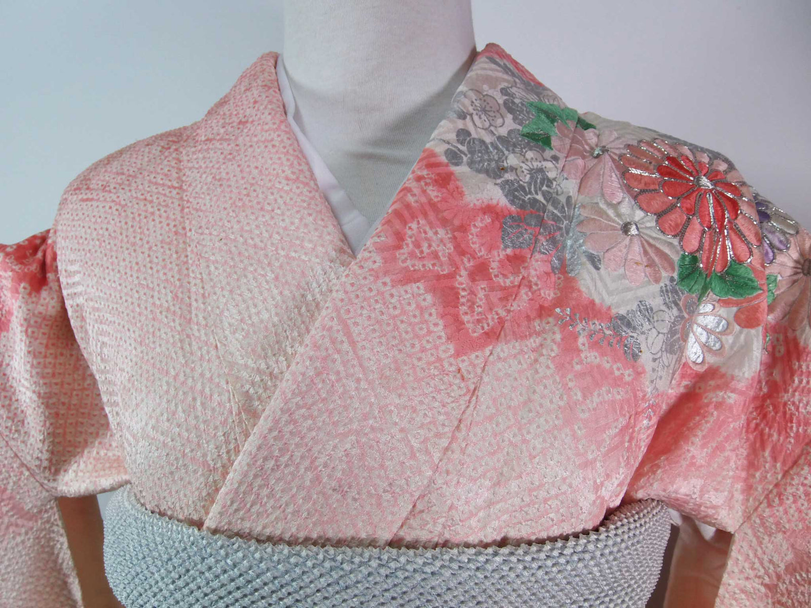 C973正絹　振袖　やまと誂製　総絞り　金駒　刺繍　銀箔　極美品　着物 C973正絹 振袖 やまと誂製 総絞り 金駒 刺繍 銀箔 極美品 着物
