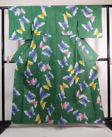 ほぼ美品　レディース浴衣　蝶々文様　