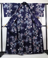 ほぼ美品　注染　浴衣　蝶々に花文様　手縫い　藍染　手縫い　大人可愛い　濃紺色