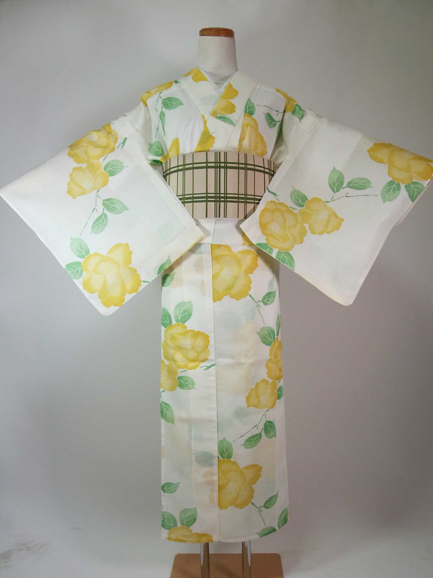 m1289＊美品 洗える夏着物 薄物 菊 椿 小紋 - メルカリ