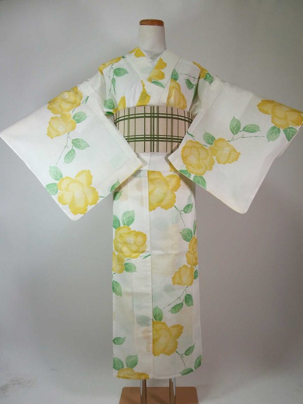 Beautiful washable summer kimono, cotton kimono, komon, gauze, camellia pattern, very light cream color, also for single garment