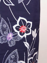 ほぼ美品　注染　浴衣　蝶々に花文様　手縫い　藍染　手縫い　大人可愛い　濃紺色
