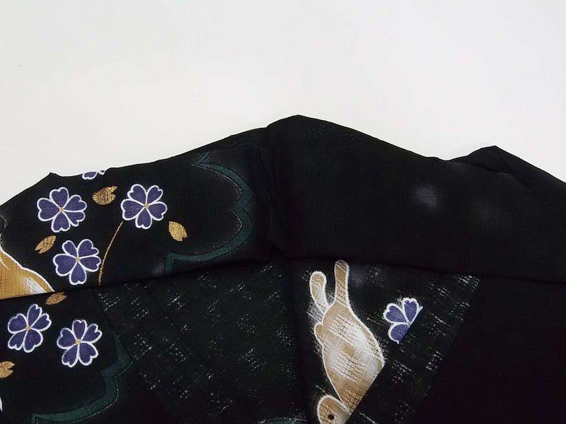 美品　レディース浴衣　可愛いうさぎ文様　花文様　変わり織　金彩入り　やや透け感有り　黒色