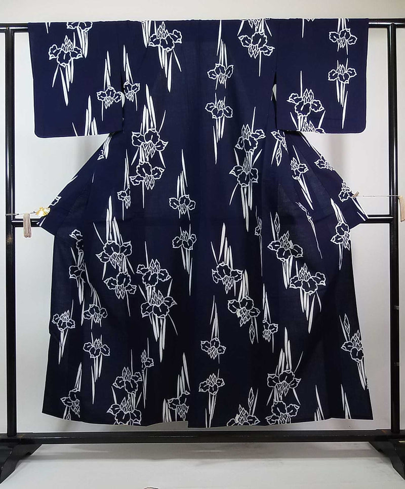ほぼ美品　注染　浴衣　菖蒲文様　手縫い　藍染　大人可愛い　濃紺色