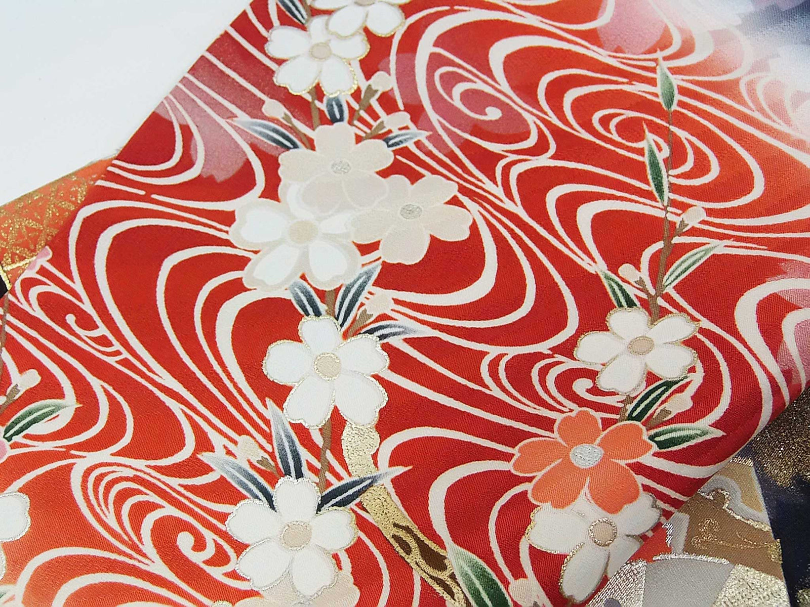 【2024新春福袋】 豪華 美品 振袖 ベージュ系 正絹 金彩 金駒刺繍 御所解文様 着物・浴衣