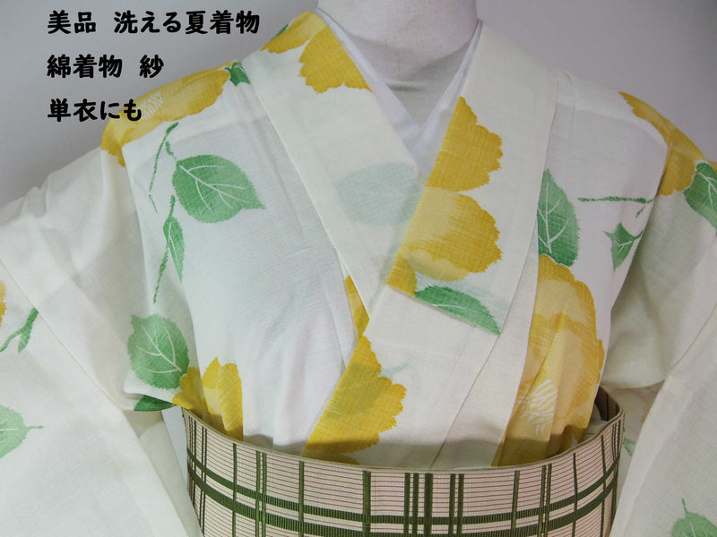 Magnifique kimono d'été lavable, kimono en coton, petit imprimé, gaze, motif camélia, couleur crème très claire, également pour vêtement unique.