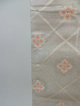 Magnifique, motif floral en losange, toile de sac, chemin de table, fil d'argent, pure soie, recyclé.