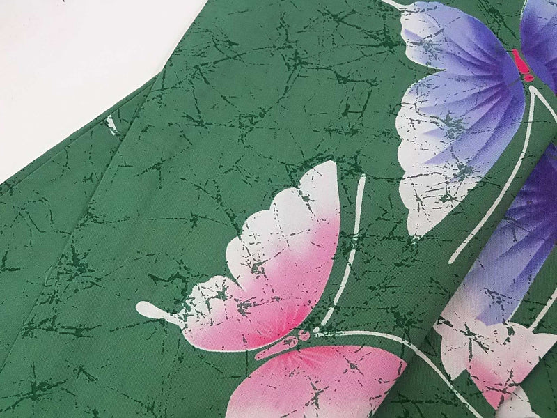 ほぼ美品　レディース浴衣　蝶々文様　