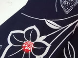 ほぼ美品　注染　浴衣　蝶々に花文様　手縫い　藍染　手縫い　大人可愛い　濃紺色