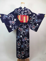 ほぼ美品　注染　浴衣　蝶々に花文様　手縫い　藍染　手縫い　大人可愛い　濃紺色