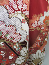 逸品 振袖 松に宝尽くし文様 金彩 縮緬 深紅系 正絹 長襦袢付き 2点セット