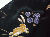 美品　レディース浴衣　可愛いうさぎ文様　花文様　変わり織　金彩入り　やや透け感有り　黒色