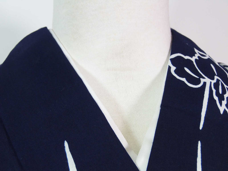 ほぼ美品　注染　浴衣　菖蒲文様　手縫い　藍染　大人可愛い　濃紺色