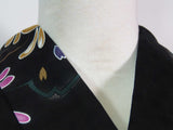 美品　レディース浴衣　可愛いうさぎ文様　花文様　変わり織　金彩入り　やや透け感有り　黒色