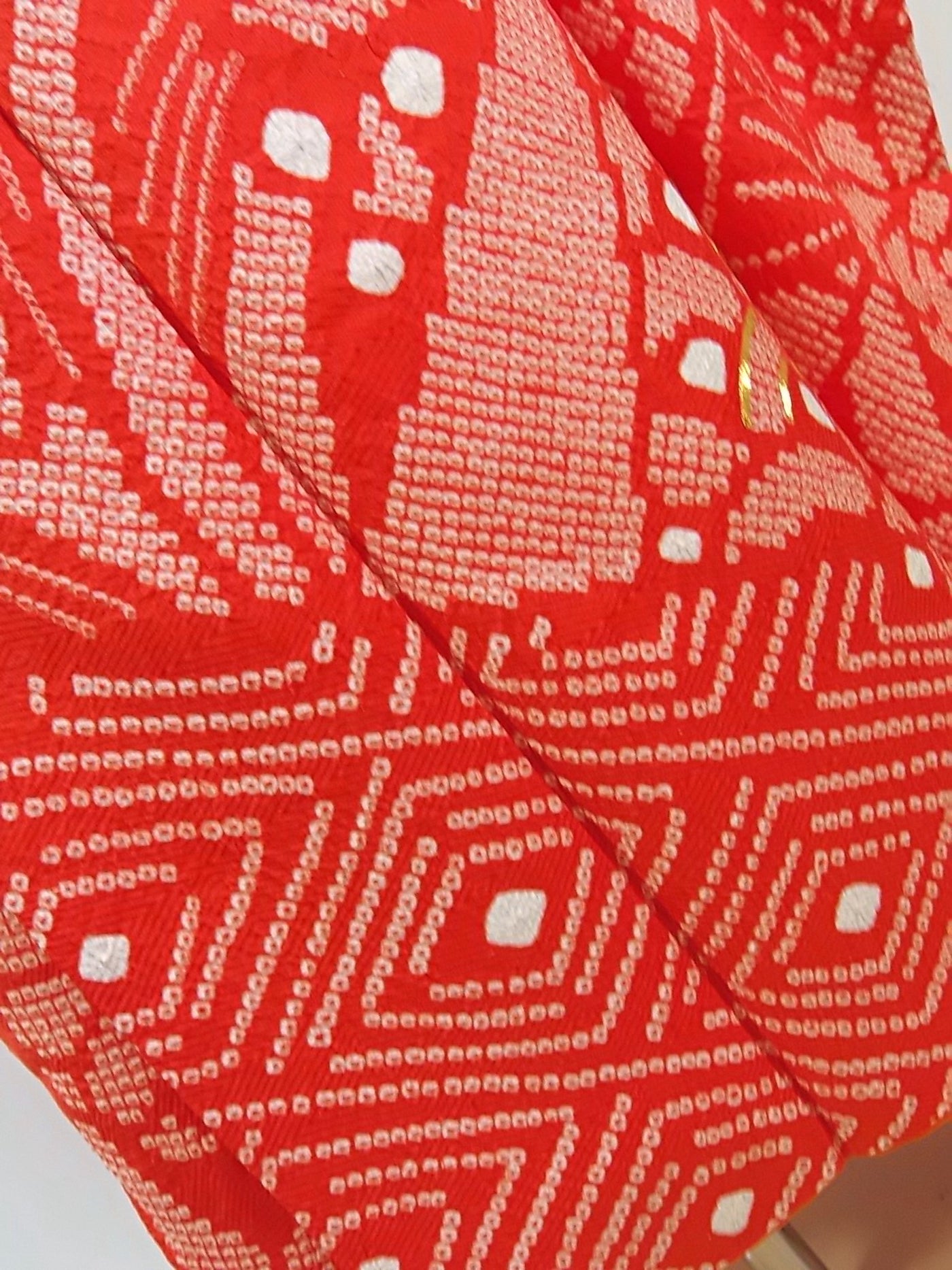 美品 振袖 総絞り 絹のダイヤモンド 花扇面 有職文様 金駒刺繍 正絹