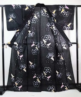 美品　レディース浴衣　可愛いうさぎ文様　花文様　変わり織　金彩入り　やや透け感有り　黒色