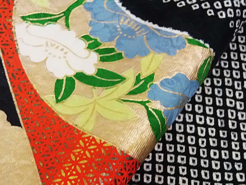 豪華　振袖　花丸文様　鹿子絞り　雲取り文　金彩　金駒刺繍