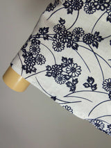 Presque magnifique yukata injecté, motif floral, cousu à la main, tissu peigné, également pour les juniors, taille SS, blanc.