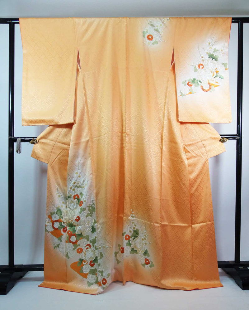 美品　女性　着物　訪問着　花模様　日本刺繍　正絹　手縫い　オレンジ色　Japanese kimono