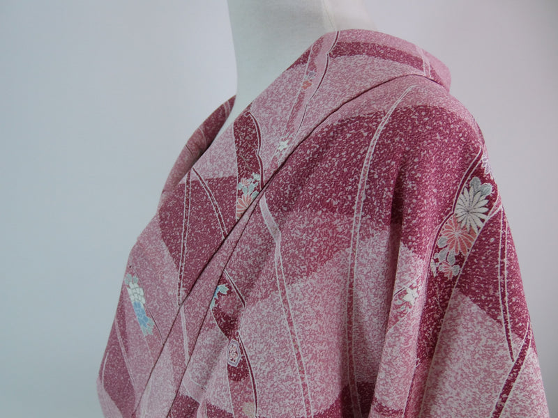 Magnifique kimono, lavable à la maison, komon, design floral, doré, produit japonais, crêpe, polyester, rose, kimono japonais.