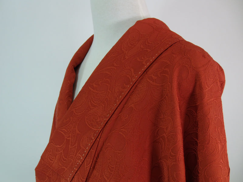 Unused color kimono, with bamboo and dragonflower crests within a circle, made of silk, Japanese product, with Japanese family crests, rouge-red