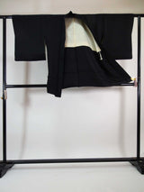 Beautiful black haori, flower and water chestnut pattern, silk product, made in Japan Kimono jacket with Japanese family crest