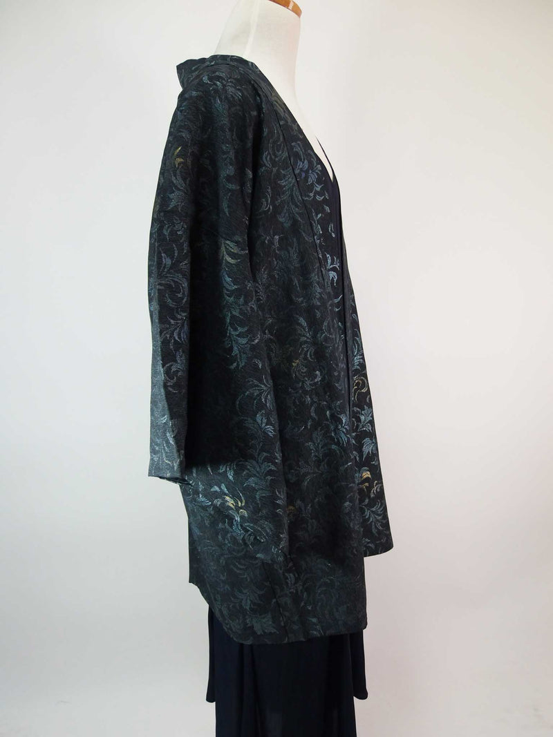美品　黒羽織　漆織　草花模様　絹製品　日本製品　　グレー　Kimono jacket