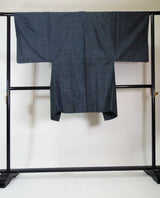 Beautiful, two-piece set of men's kimono, haori jacket and kimono, Oshima Tsumugi brand, pure silk, light black color.