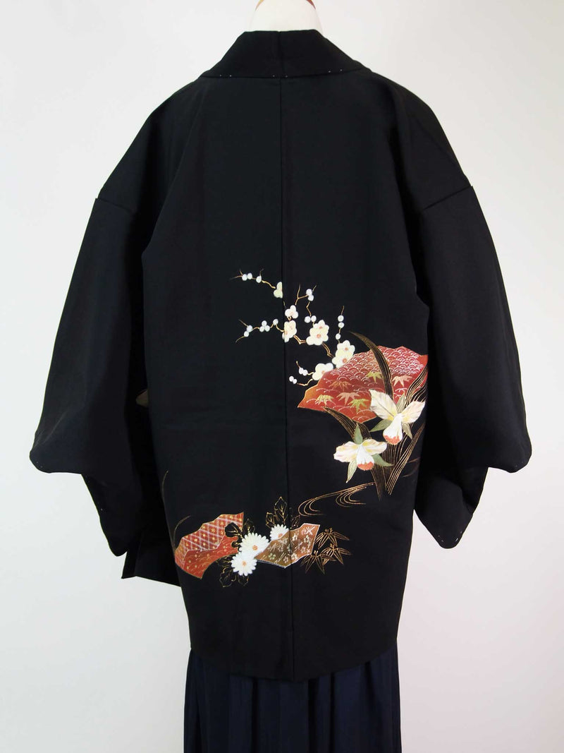 Inutilisé, magnifique haori noir avec motif d'éventail sur fleurs, doré, peint à la main, soie, produit japonais Veste de kimono